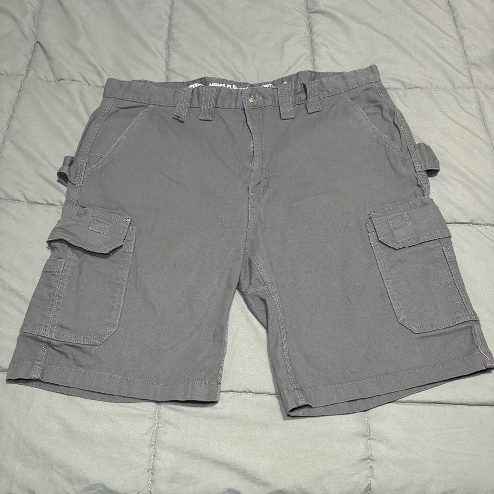 Rugged Wear men's flex cargo shorts RN 118109 size 42‎